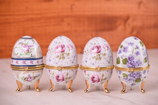 室内木制桌面精美蛋 造型装饰容器