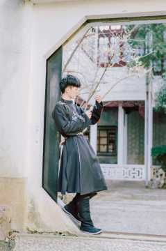 汉服同人男子角色扮演照片