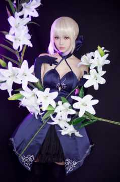 美女摄影_黑saber性感COS高清写真