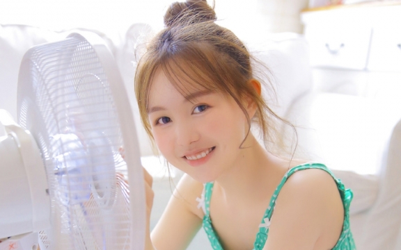 清纯美女学生妹高清桌面壁纸