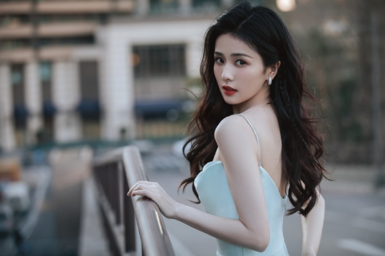 性感美女明星白鹿妩媚写真