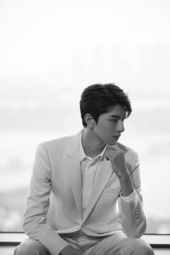 林一白西装帅气写真