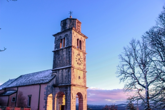 傍晚黄昏阳光古典历史艺术建筑