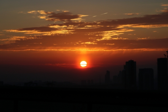风光摄影_高台眺望远处落日风光美景