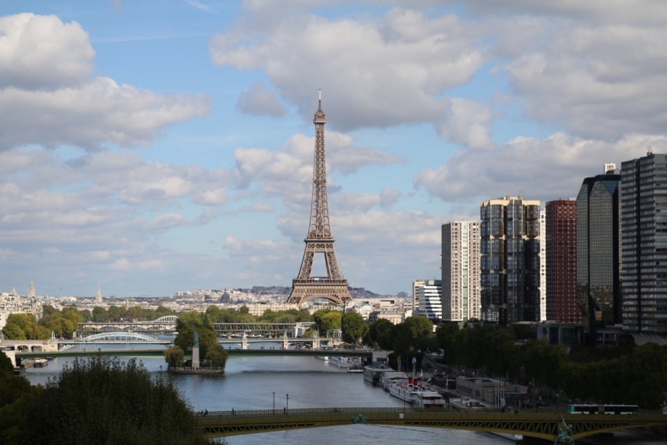 法国巴黎城市街道埃菲尔铁塔建筑景点