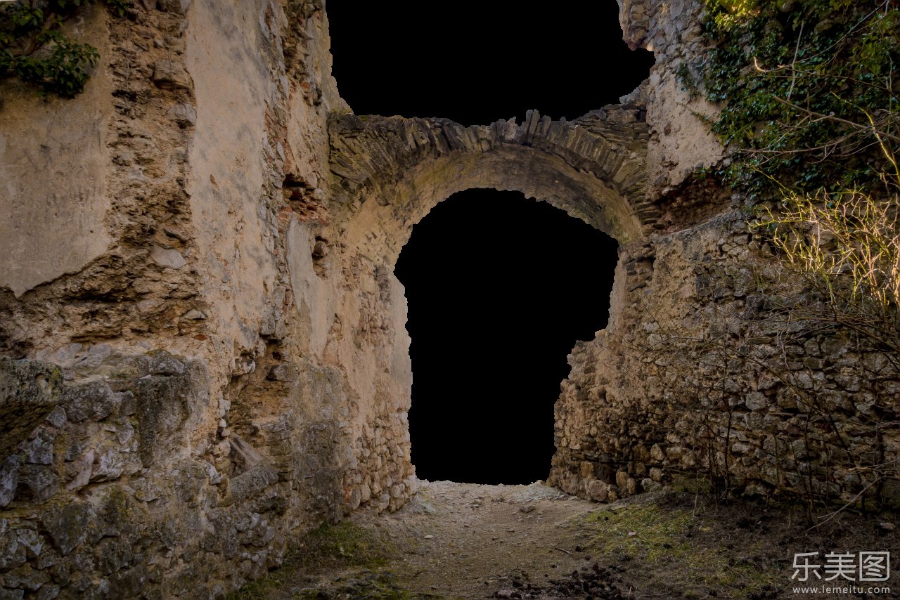 古老村落破旧土墙建筑外观