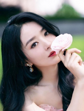 性感美女赵丽颖粉色裙子优雅写真