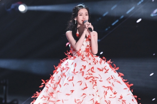 性感美女明星杨颖妩媚优雅个性写真