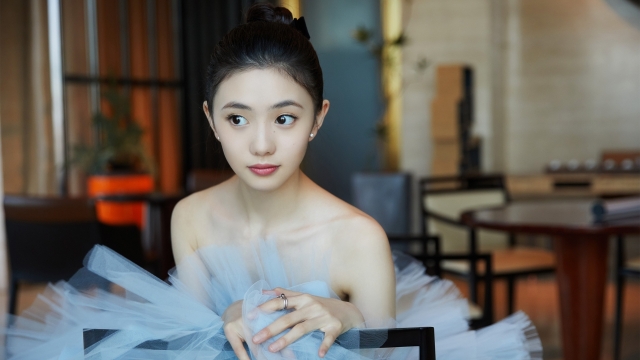 性感美女明星刘浩存高清桌面壁纸