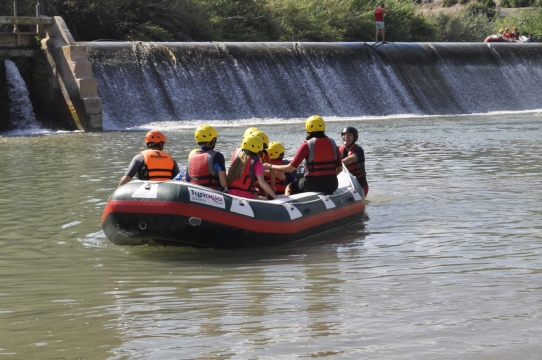河流上皮艇飘流者们