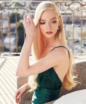 性感美女Anya Taylor-Joy金球奖造型图片