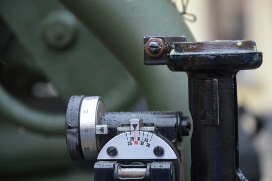 机械工厂电子测量仪器电子设备特写