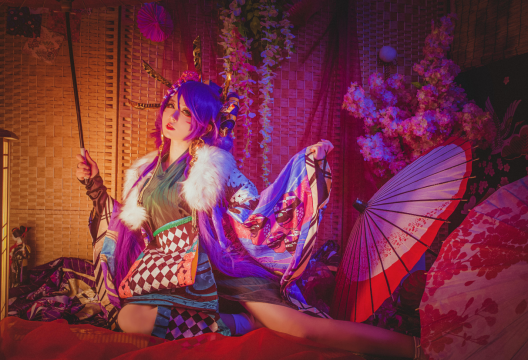 美女摄影_和服御姐白嫩美腿私房写真