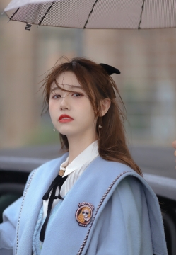 一栗小莎子纯欲风学院服写真图片