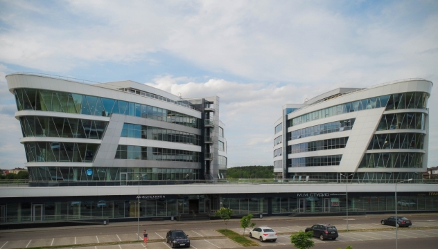 造型奇特玻璃建筑外观展示