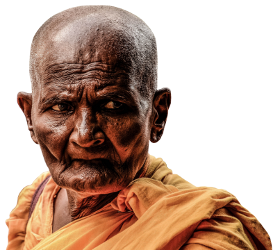 白色背景前眼神深邃的苦行老僧