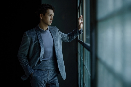 帅哥明星李现写真图片