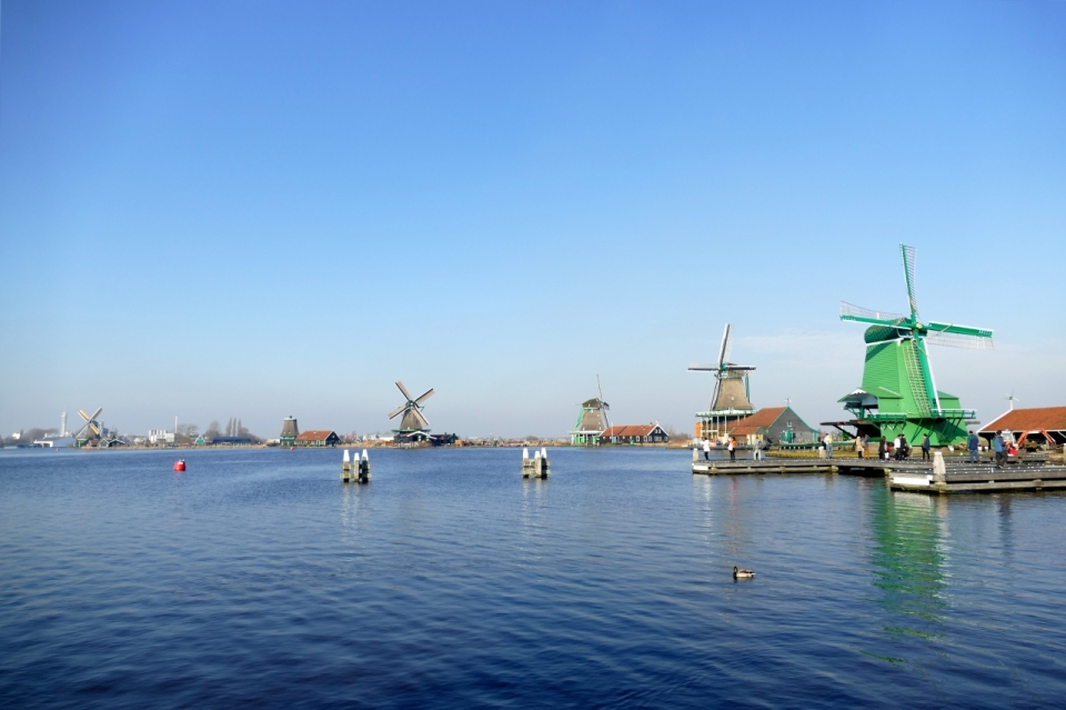 风景摄影_阿姆斯特丹小镇赞单湖边风车