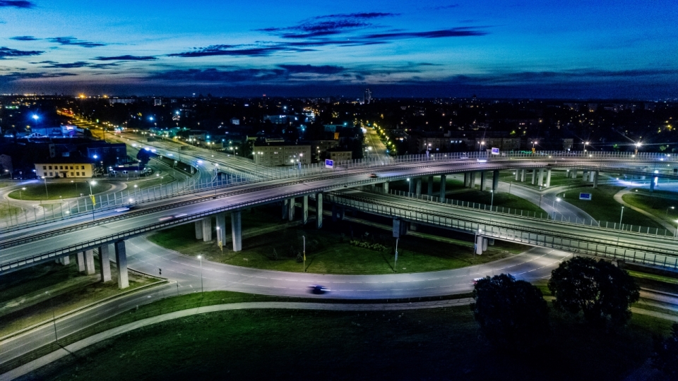 城市建筑灯光马路夜景