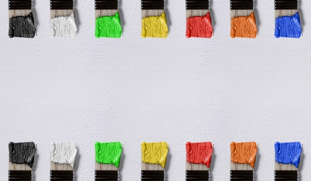 白底七色颜料刷特写素材