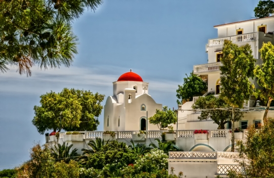 晴朗天气户外大理石房屋红顶建筑外景