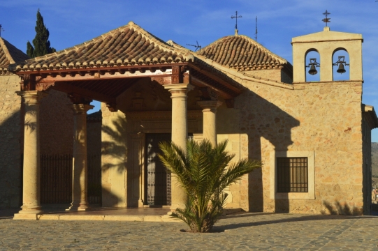 傍晚黄昏阳光下教堂建筑