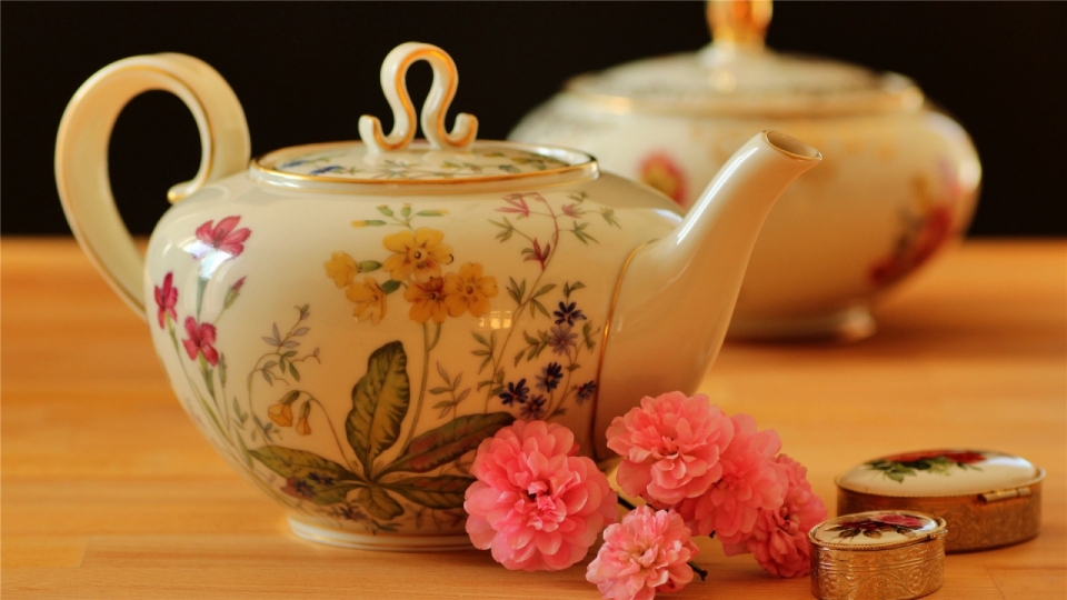 精美瓷器茶壶茶杯高清桌面壁纸