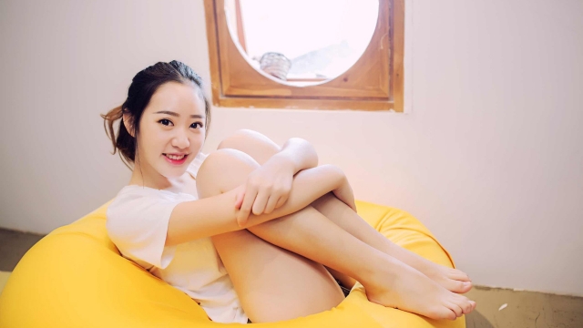 大眼美女清纯诱惑高清桌面壁纸