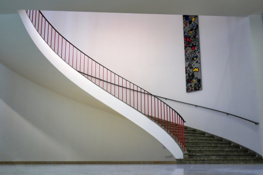 房屋室内螺旋楼梯居家美拍