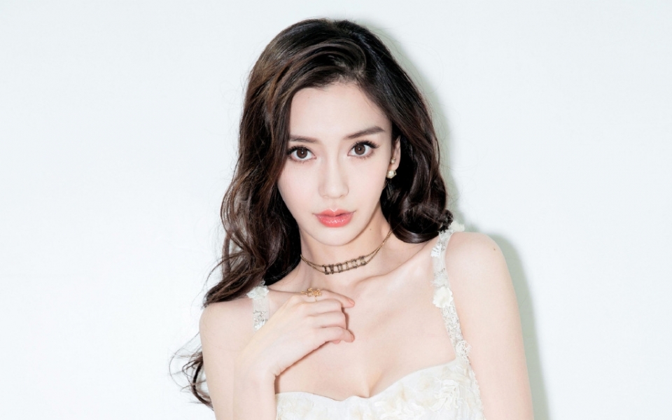 性感美女明星杨颖Angelababy高清桌面壁纸