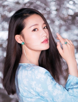 性感美女李沁优雅个性写真