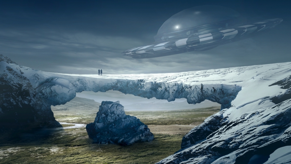 冰川上人类与外星飞船的对视