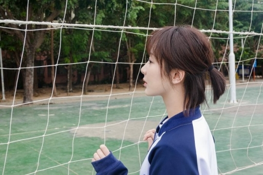 性感美女明星杨紫篮球场优雅个性写真