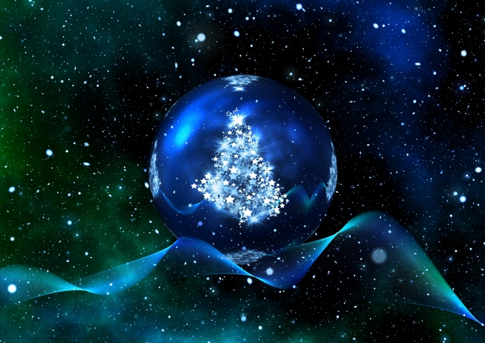 星空中的白色圣诞树