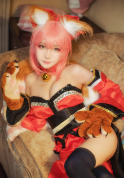 人物摄影_丰满御姐妖娆身姿高清美图