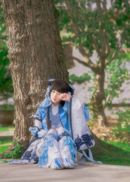 美女摄影_古装萝莉树下乘凉高清特写