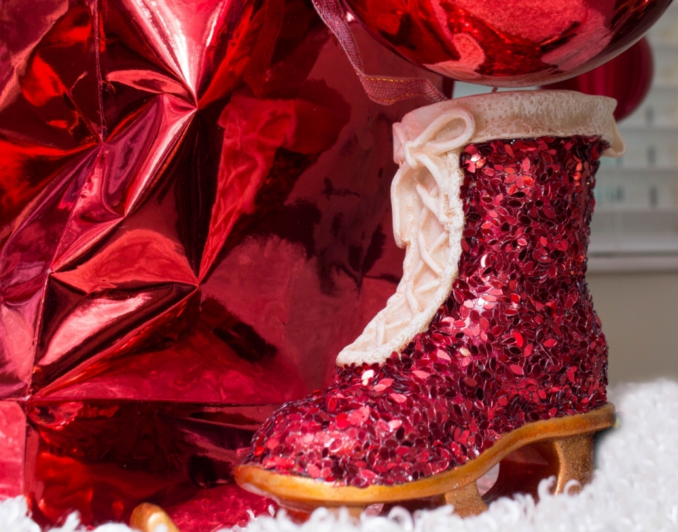 室内桌面红色亮片圣诞节靴子造型装饰