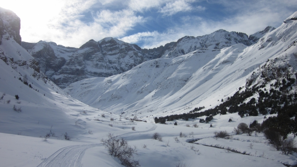 雪山之巅白色雪景高清美图