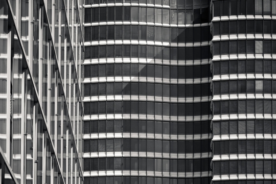 黑白城市街道高楼大厦建筑