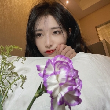 明星许佳琪妩媚优雅个性性感诱惑写真