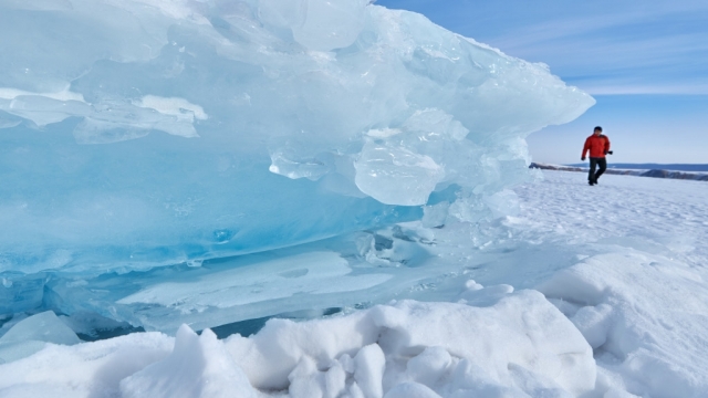 俄罗斯贝加尔湖奥利洪岛高清电脑桌面壁纸