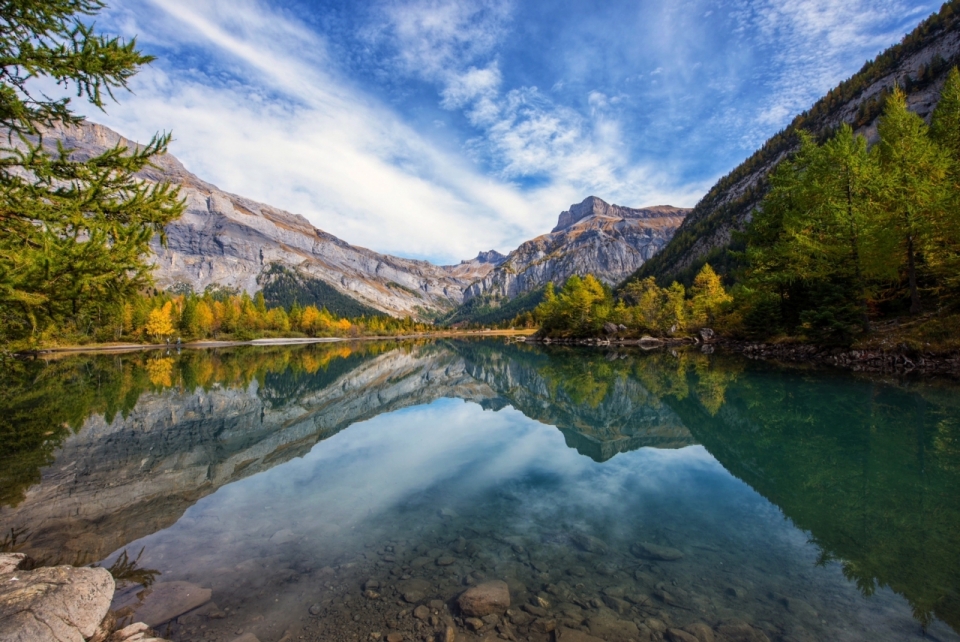 风光摄影_郊外山水风光湖中倒影景观