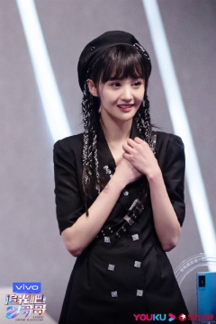 性感美女明星郑爽妩媚优雅个性写真