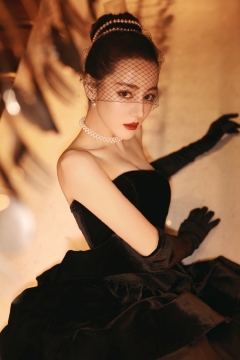 性感美女明星迪丽热巴微博之夜写真图片