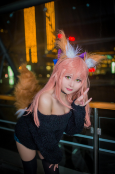 美女摄影_兽耳御姐街边诱惑美图