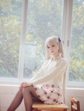 人物摄影_清纯女生超短裙制服写真