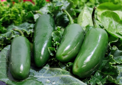 新鲜美味健康辣椒绿色蔬菜食物