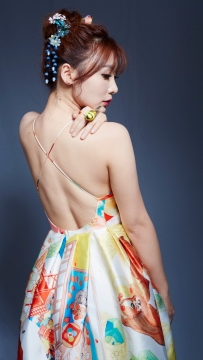 性感美女明星露背妖娆诱惑写真