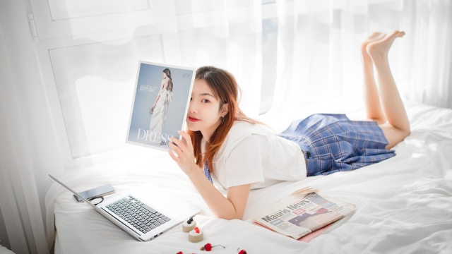 氧气美女高清桌面壁纸