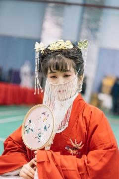 红色襦裙汉服美少女